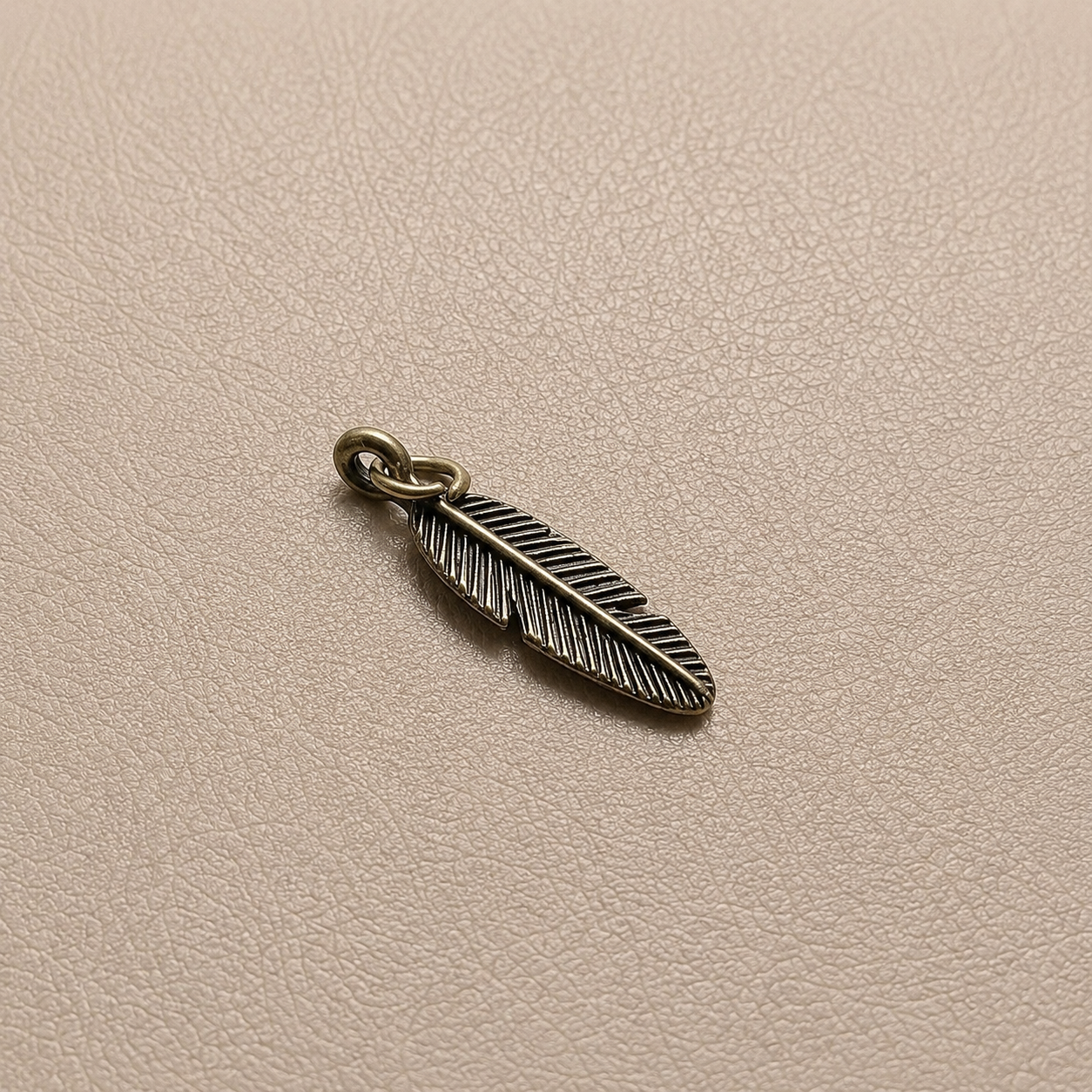Vintage mini feather